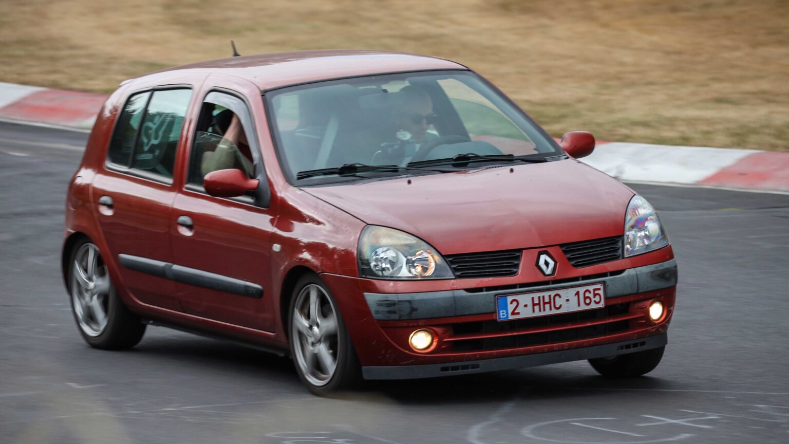 Renault-Clio-red-5-door