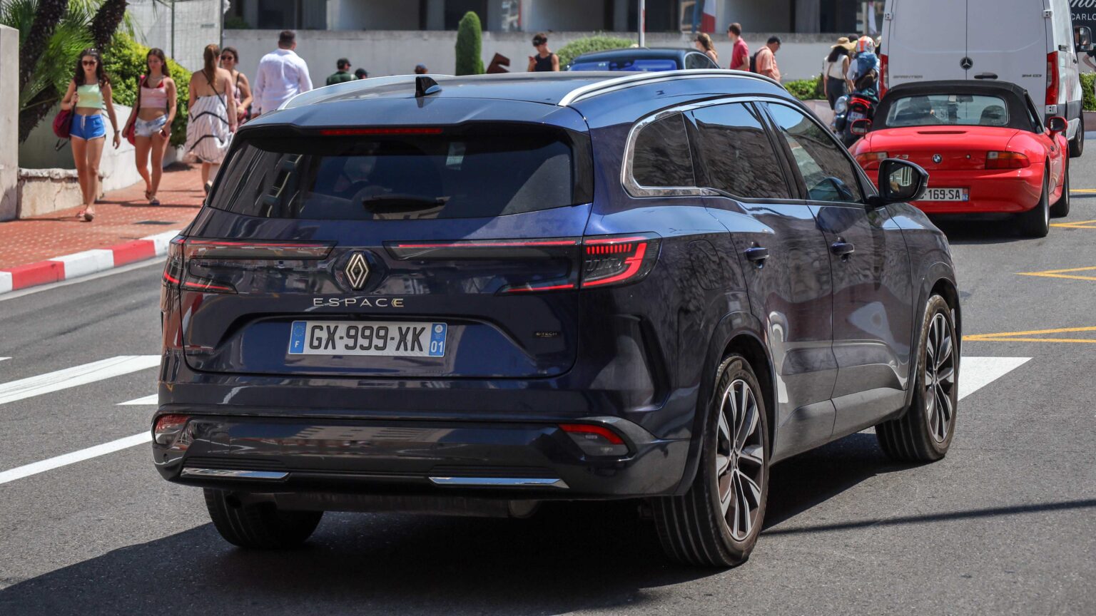 Renault-Espace-in-Monaco