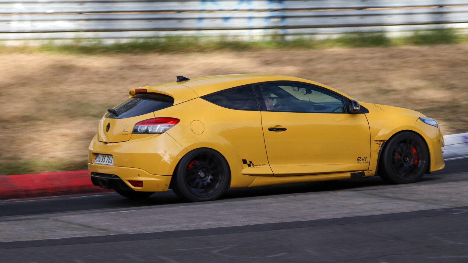 Renault-Megane-Coupe-at-Nurburgring