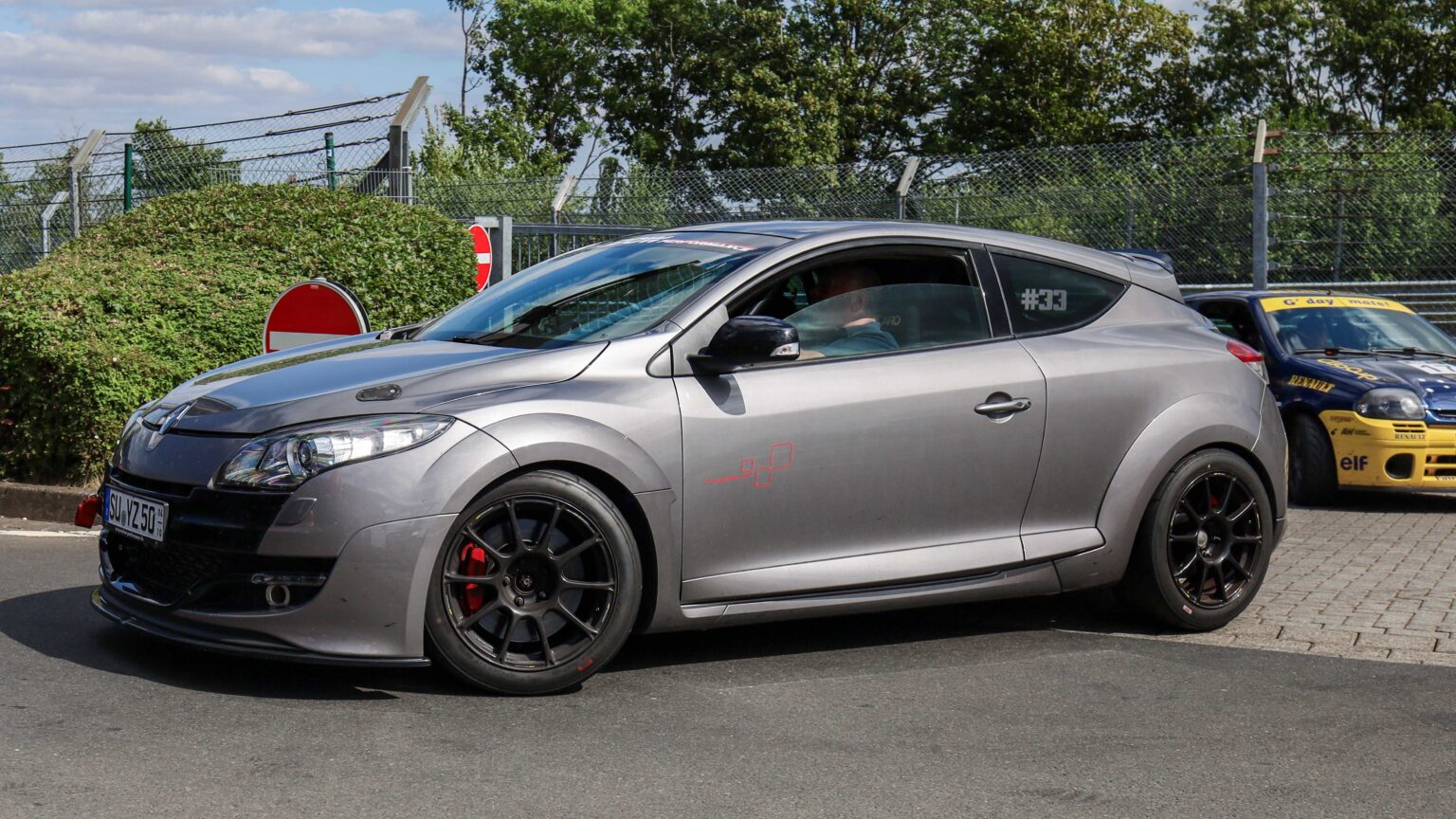 Renault-Megane-Coupe-trackcar