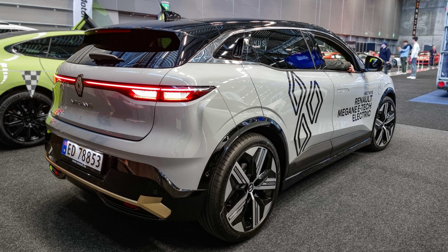 Renault-Megane-EV-2023