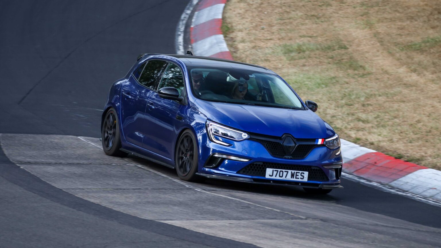 Renault-Megane-GT-blue-at-Nurburgring