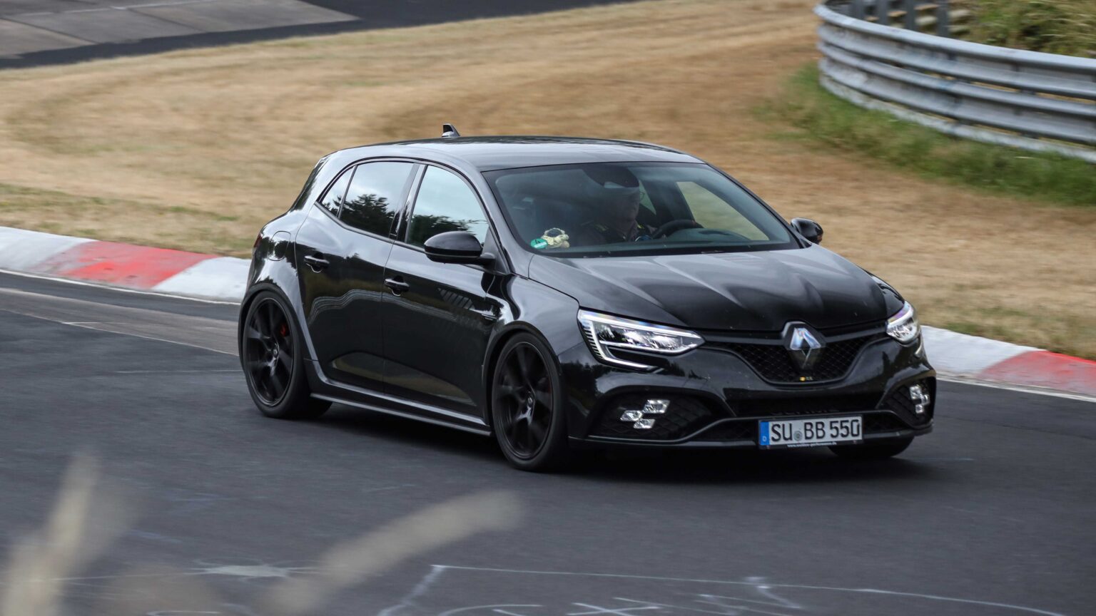 Renault-Megane-RS-black-at-Nurburgring