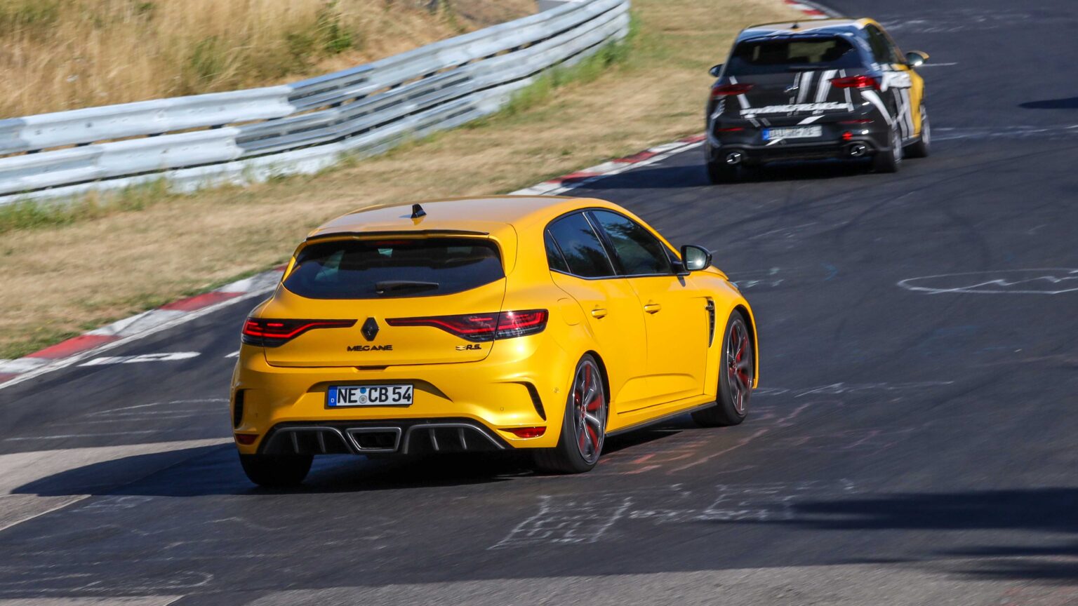 Renault-Megane-RS-in-race