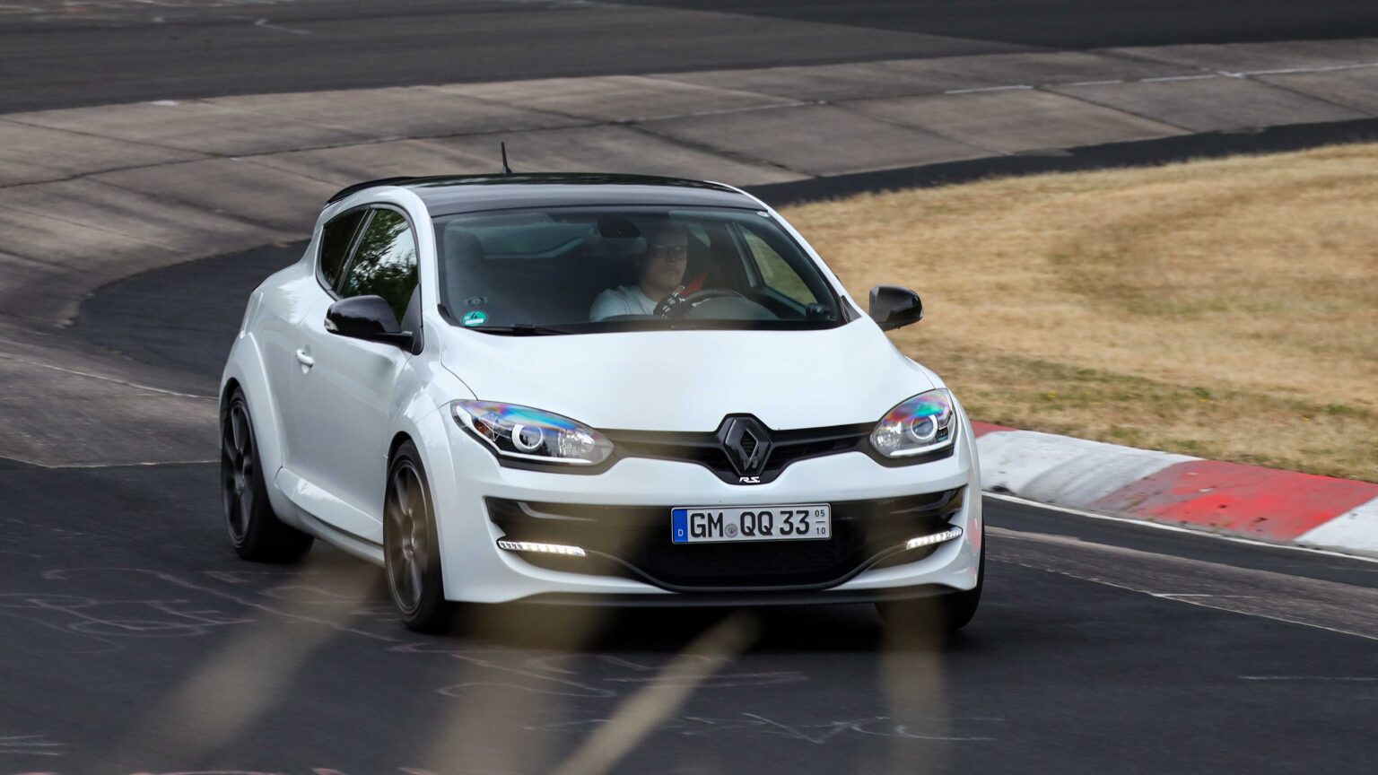 Renault-Megane-RS-white-front
