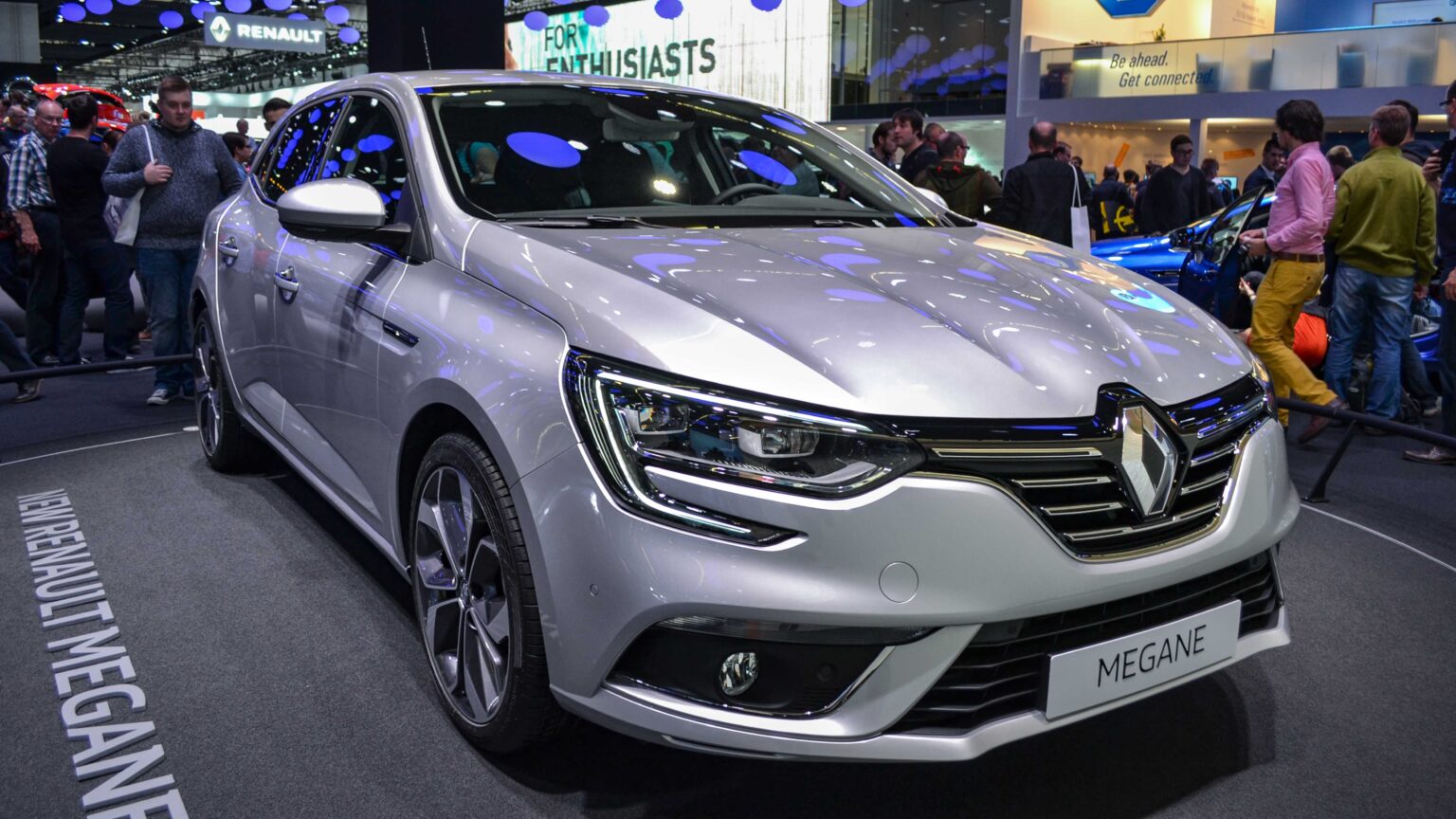 Renault-Megane-silver-front