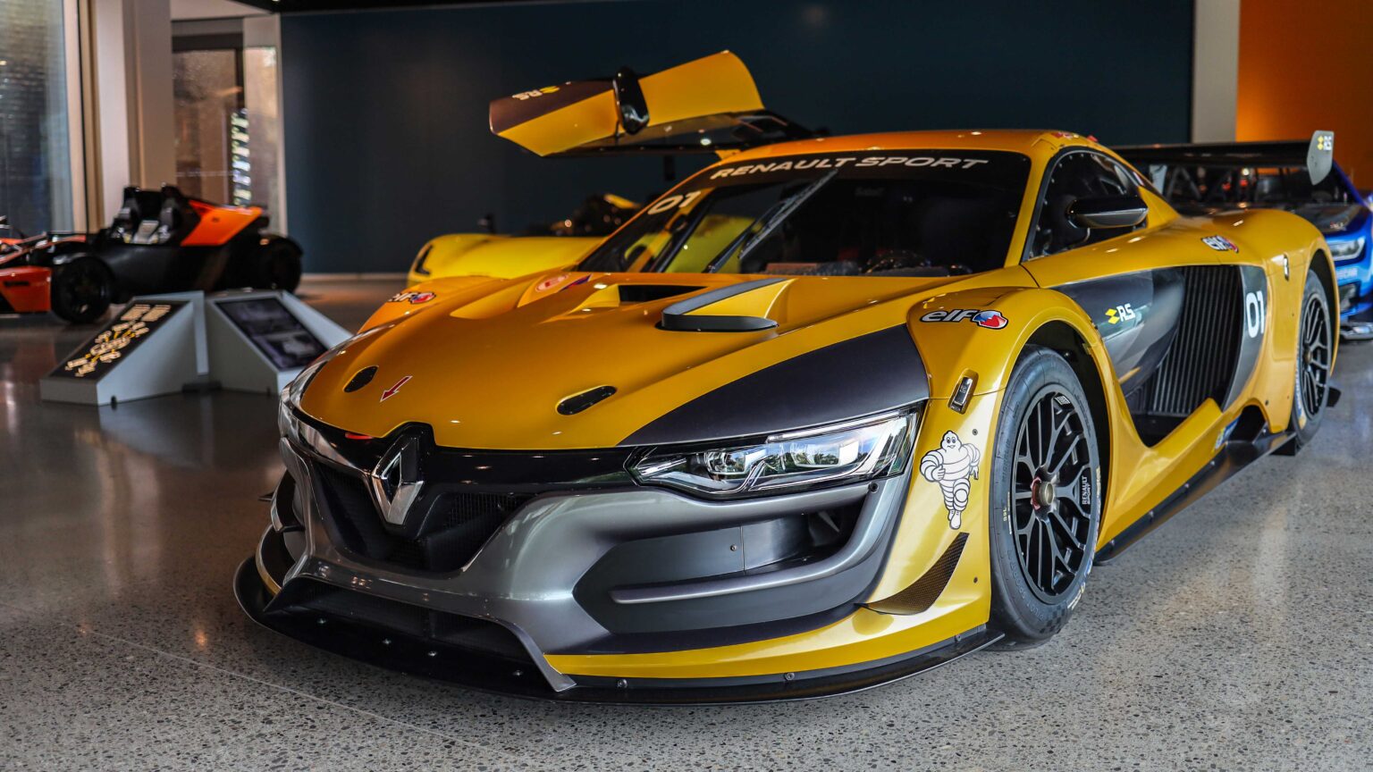 Renault-RS01-front