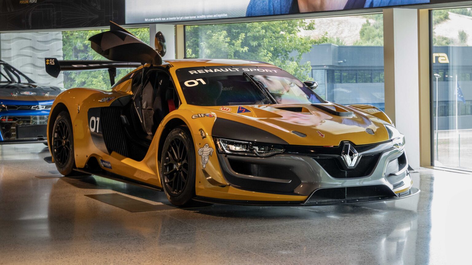 Renault-RS01-front-open