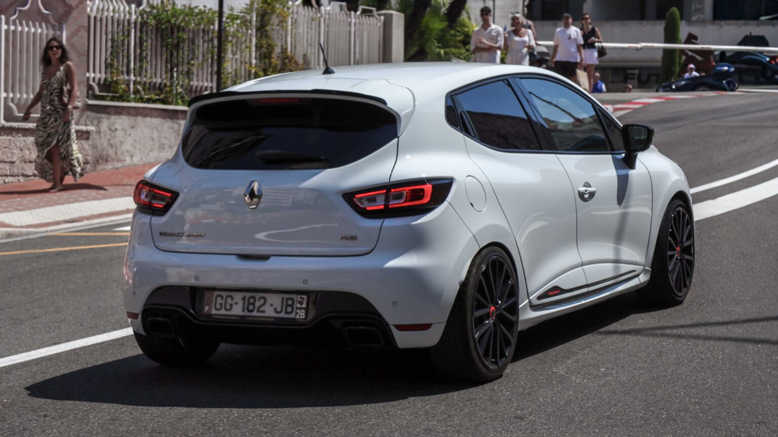 Renault-Sport-Clio-RS-Trophy