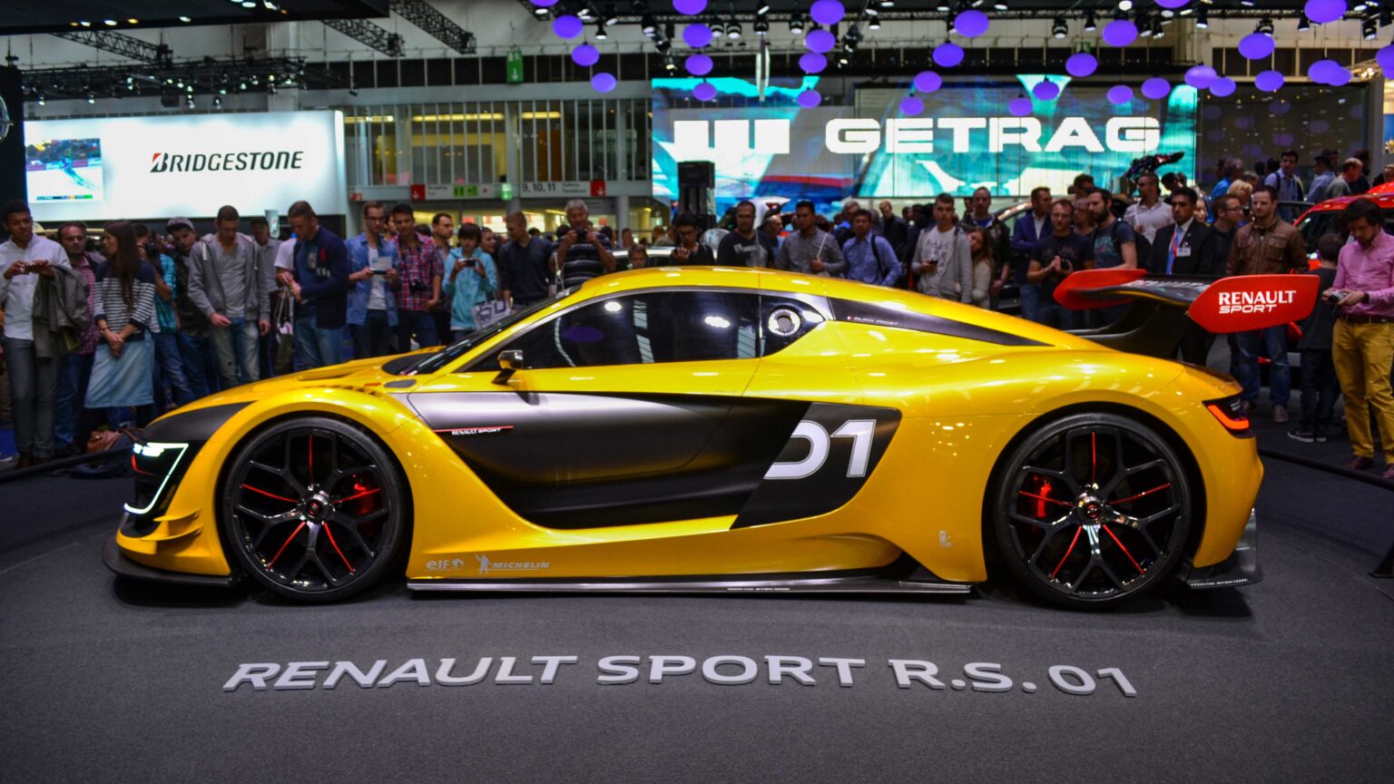 Renault-Sport-RS-01-yellow