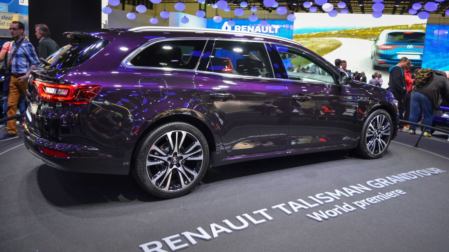 Renault-Talisman-Grandtour-at-IAA