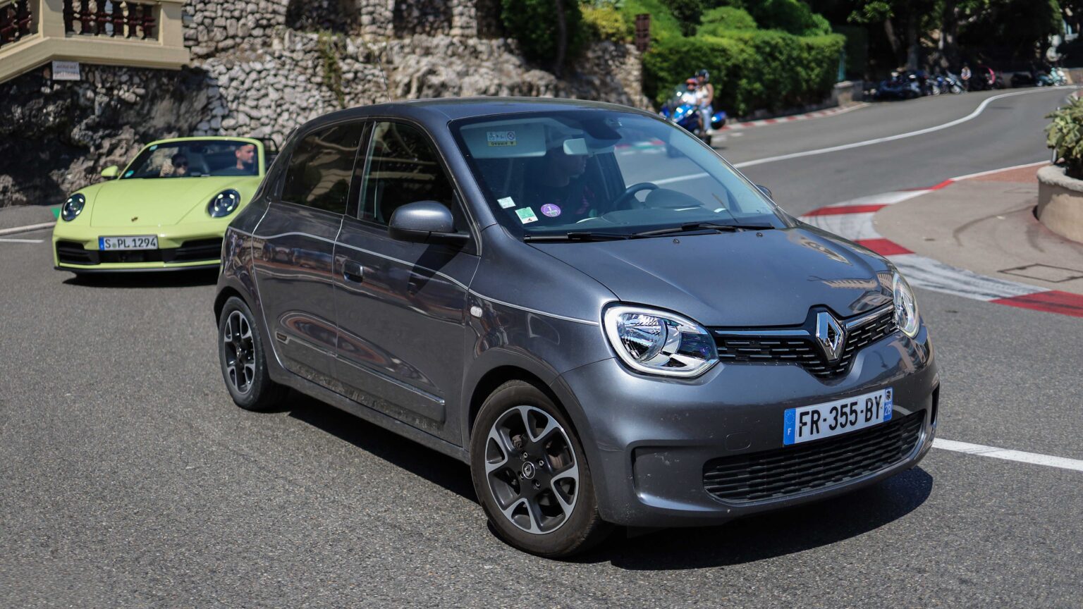 Renault-Twingo-in-Monaco