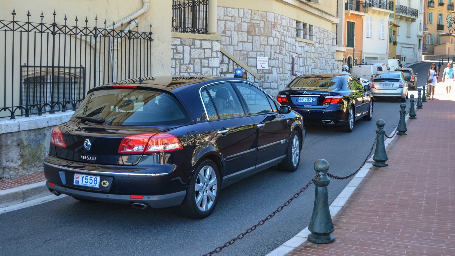 Renault-Vel-Satis-in-Monaco