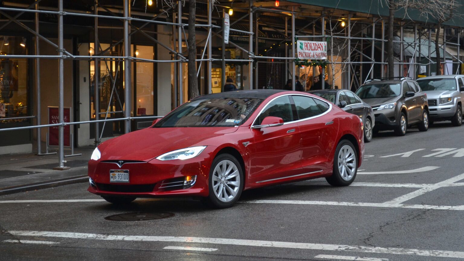 Tesla-Model-S-in-NY