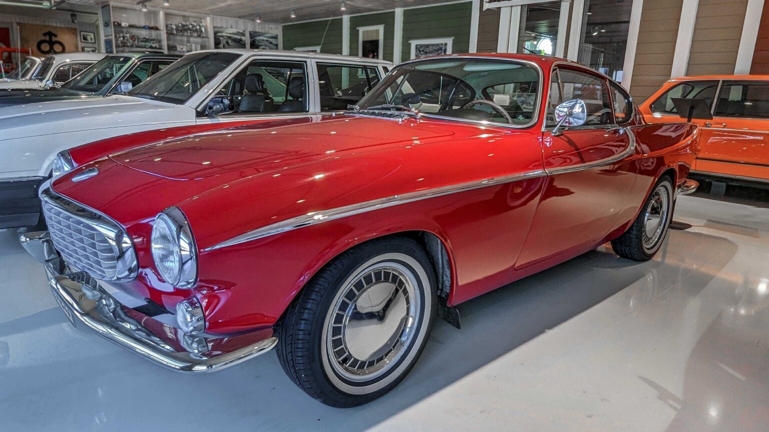 Volvo-P1800-Coupe-red