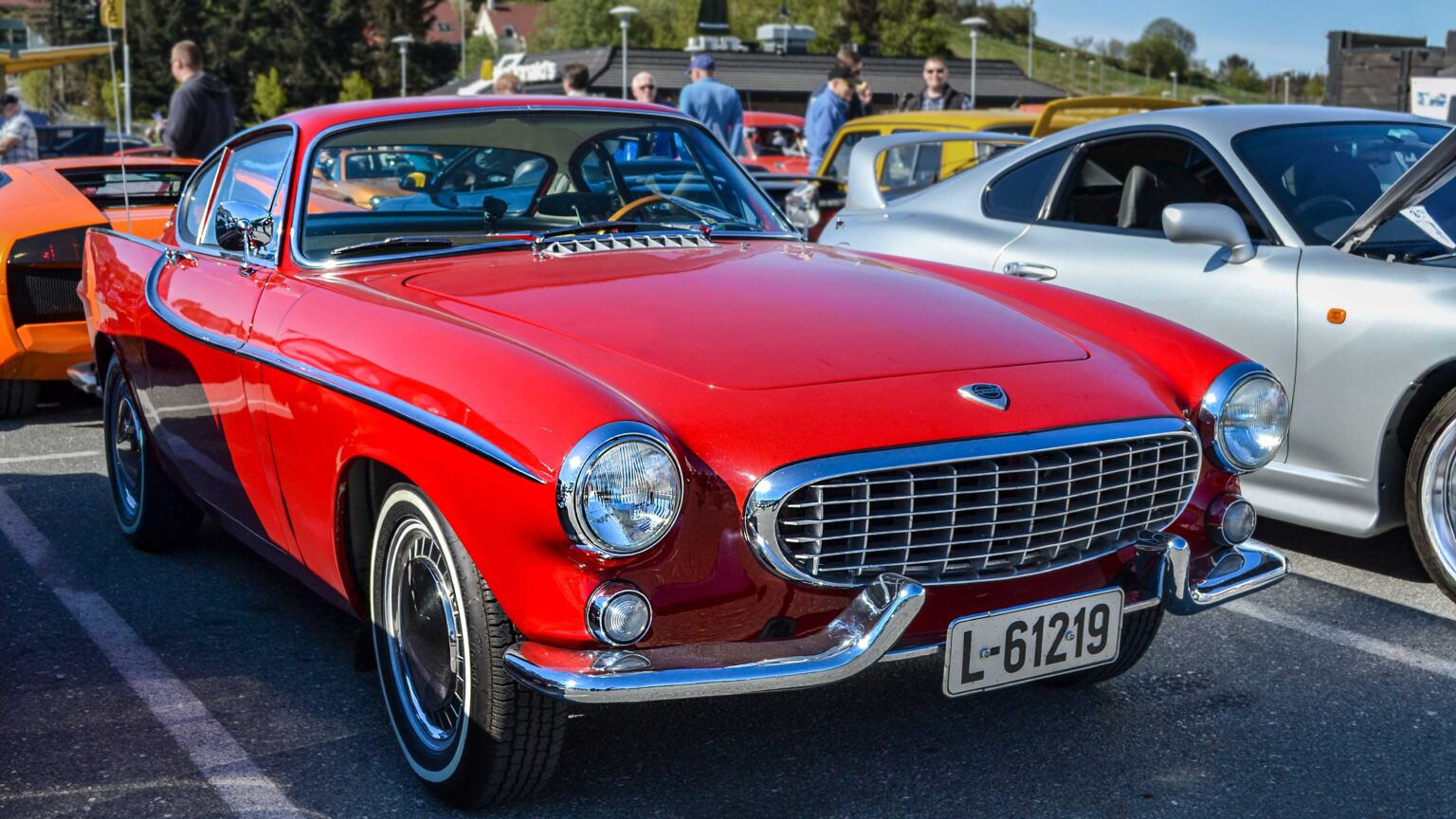 Volvo-P1800-red-front