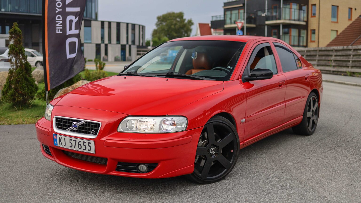 Volvo-S60-R-red-2004