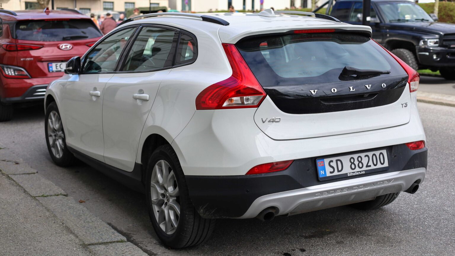 Volvo-V40-T3-rear