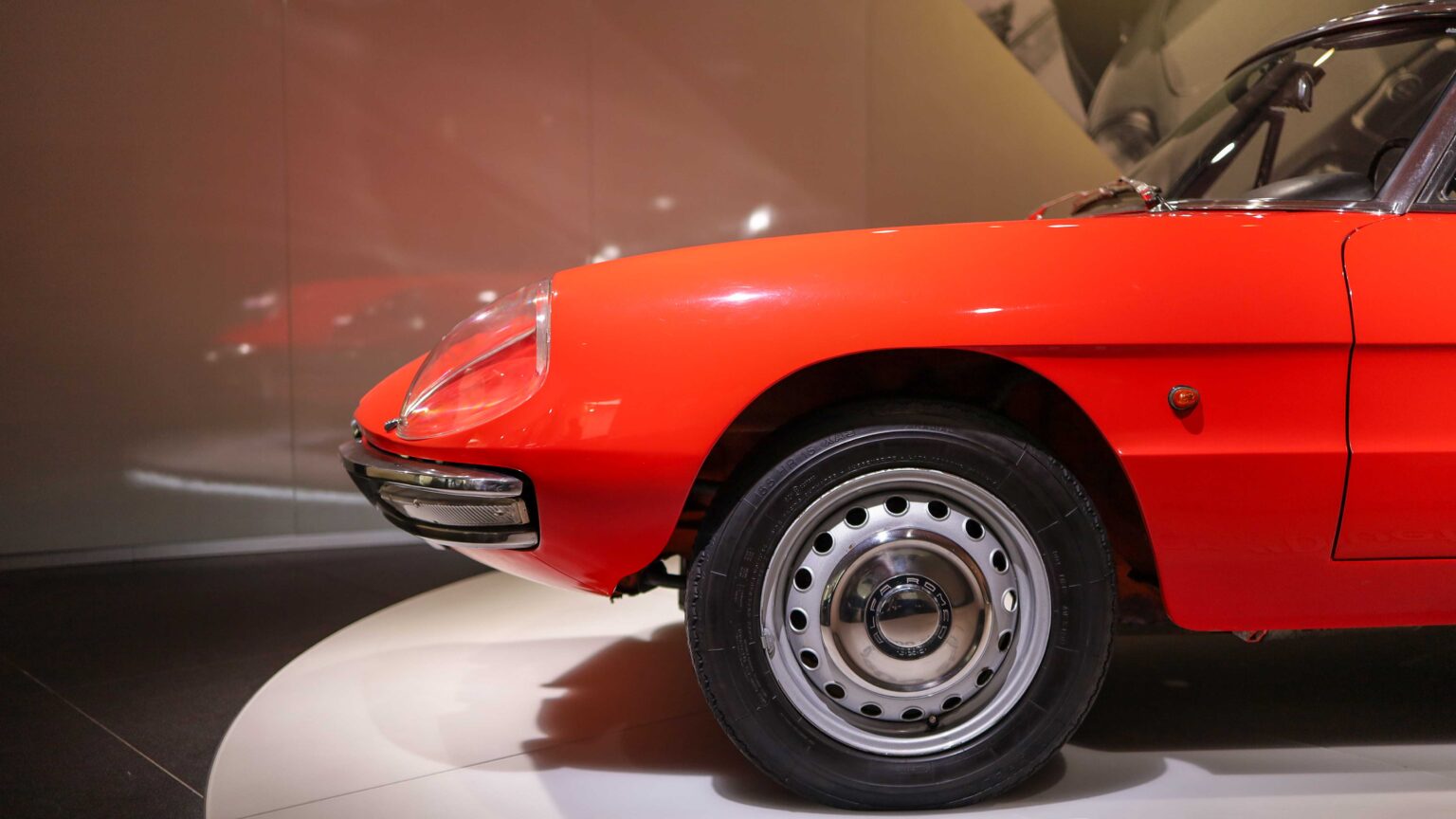 Alfa-Romeo-1600-Spider-Duetto-front