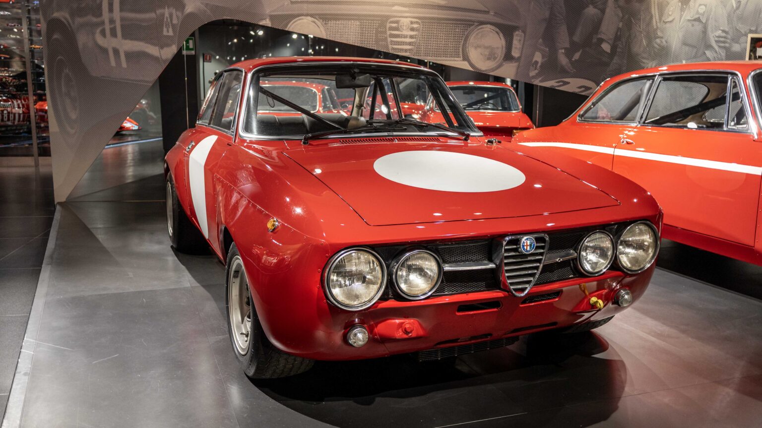 Alfa-Romeo-1750-GTAm-red-front