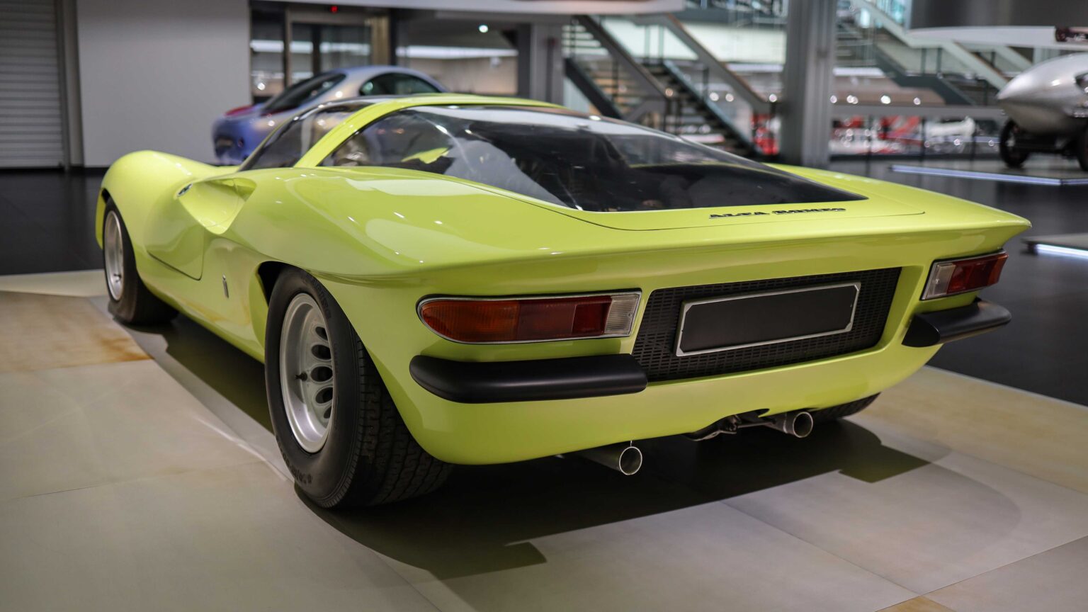 Alfa-Romeo-33-2-Coupe-Speciale-in-Milano