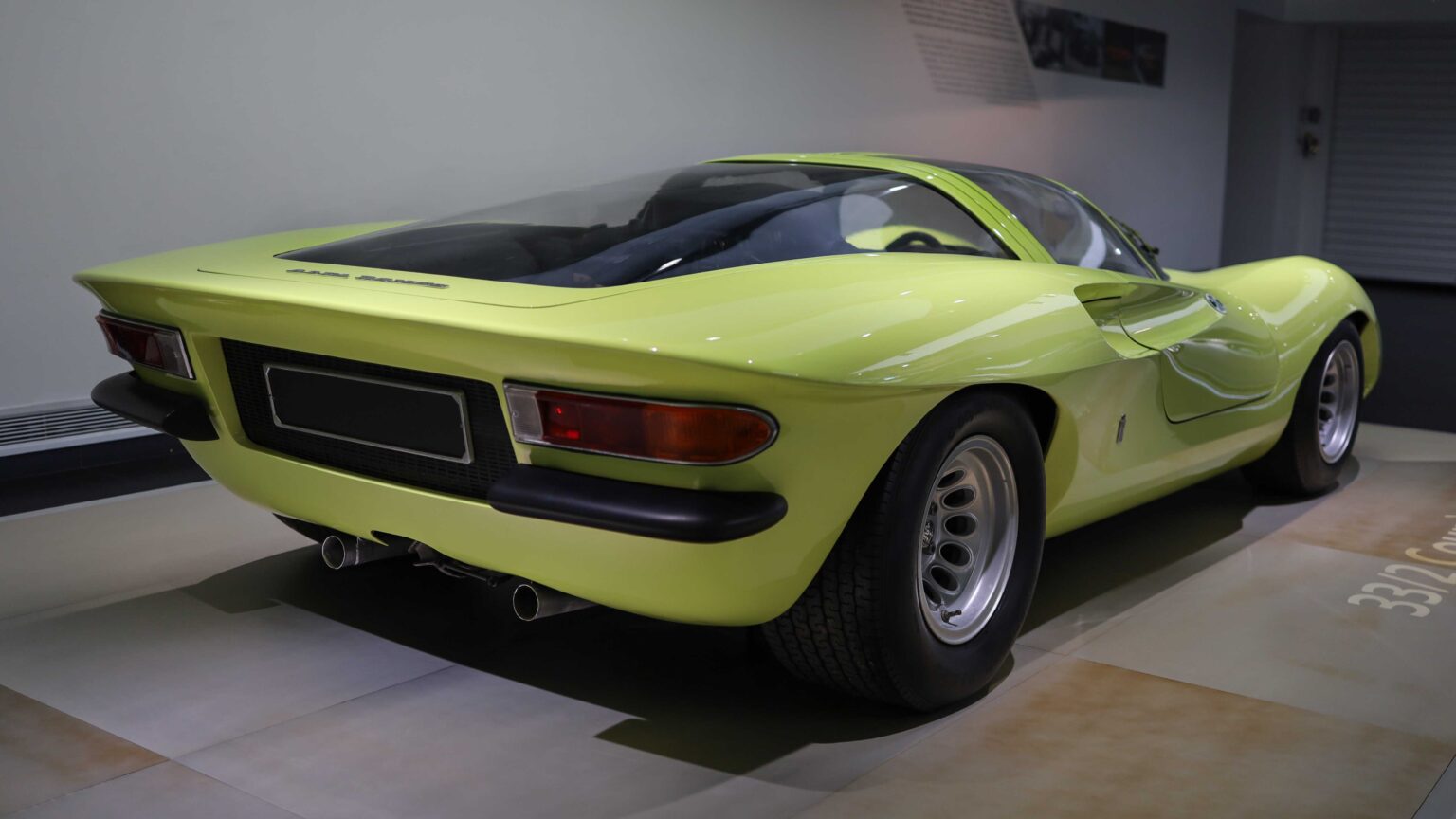 Alfa-Romeo-33-2-Coupe-Speciale-rear-corner