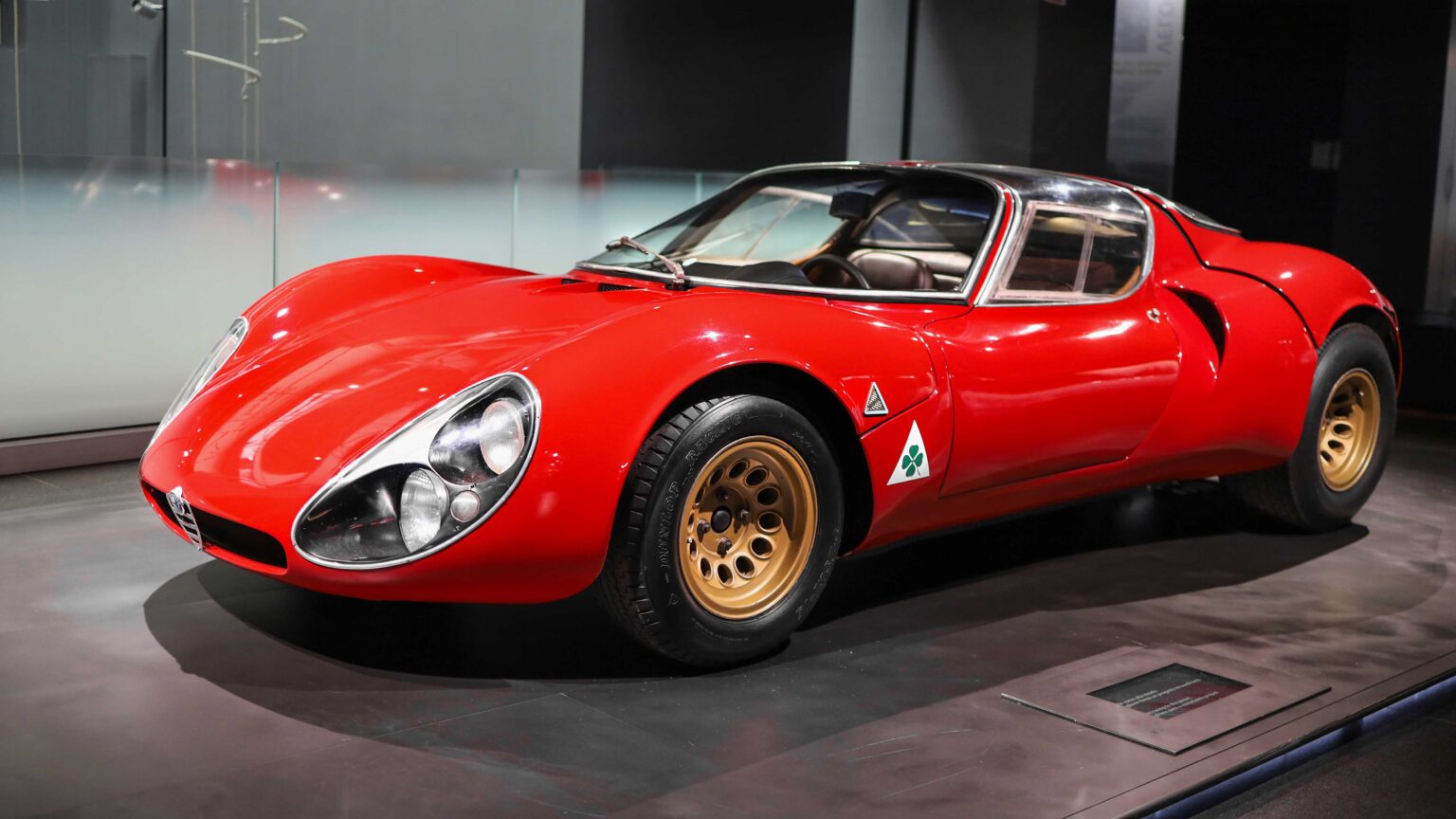 Alfa-Romeo-33-Stradale-prototype