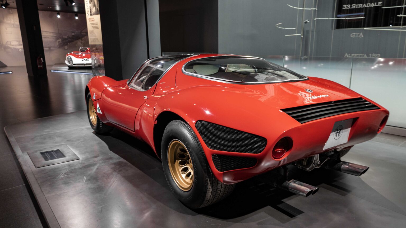 Alfa-Romeo-33-Stradale-prototype-in-Milano