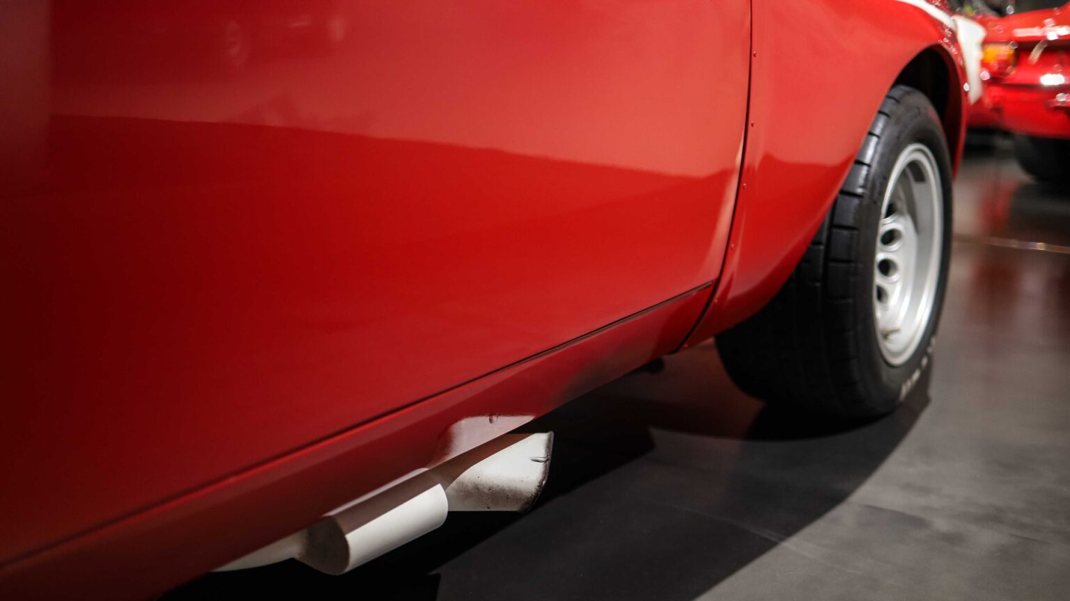 Alfa-Romeo-GTA-1300-Junior-side-pipe