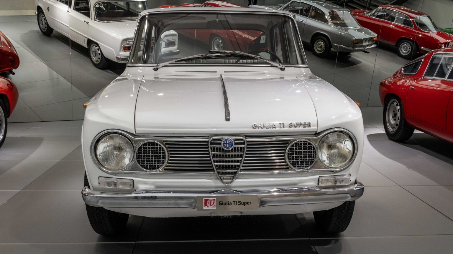Alfa-Romeo-Giulia-TI-Super-1963-front