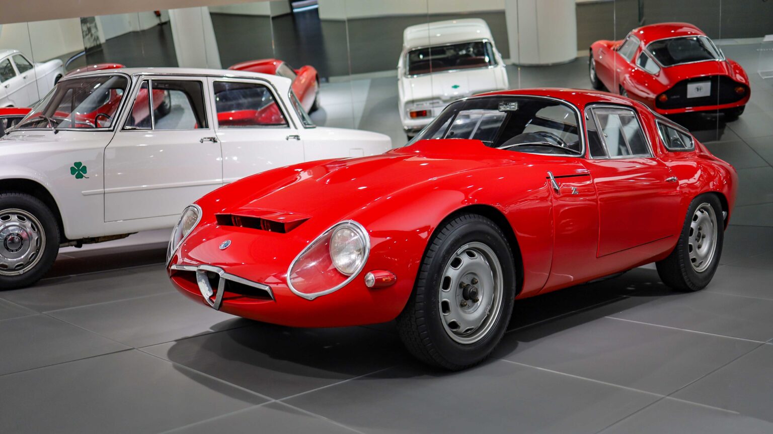 Alfa-Romeo-Giulia-TZ-red
