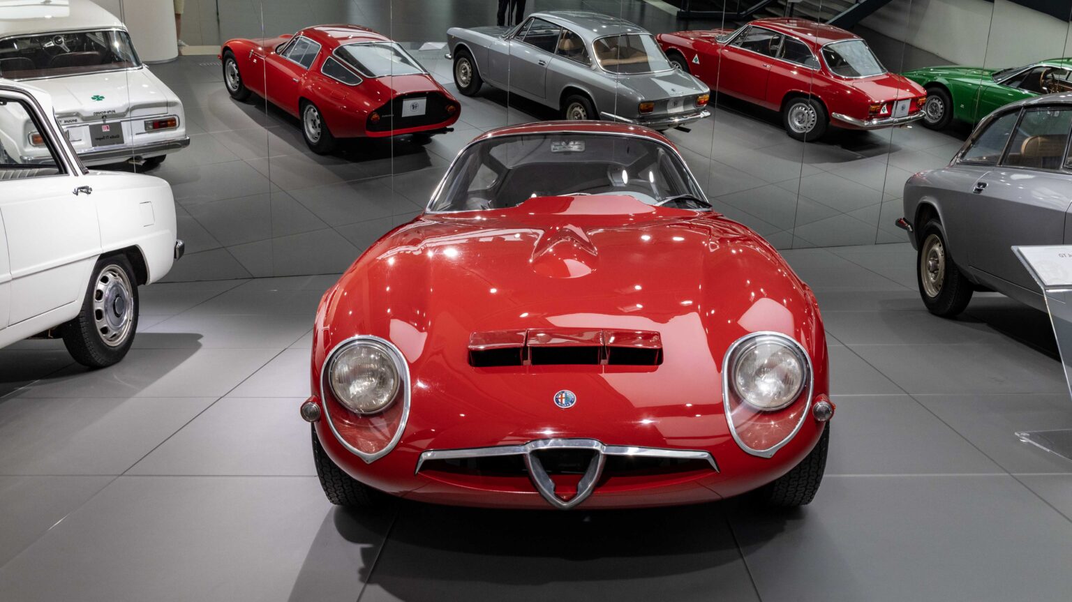 Alfa-Romeo-Giulia-TZ-red-front