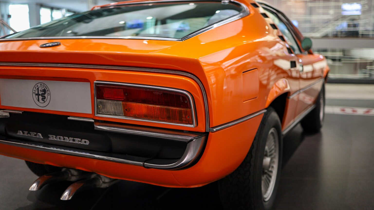 Alfa-Romeo-Montreal-rear