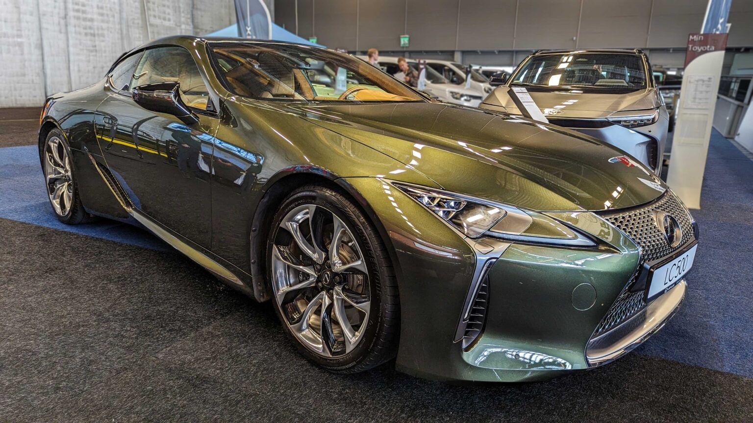 Lexus-LC-500-green