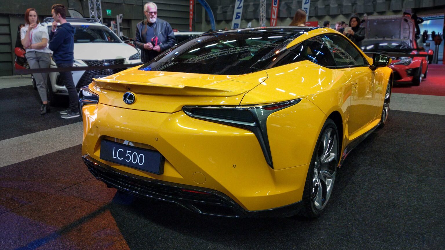 Lexus-LC-500-yellow