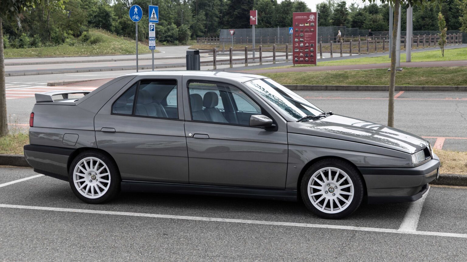 Alfa-Romeo-155-Twin-Spark