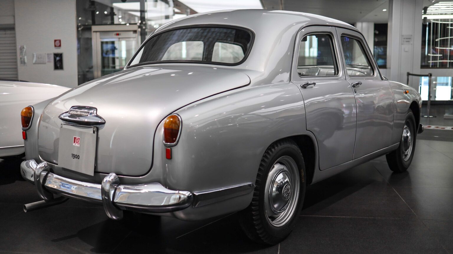 Alfa-Romeo-1900-rear