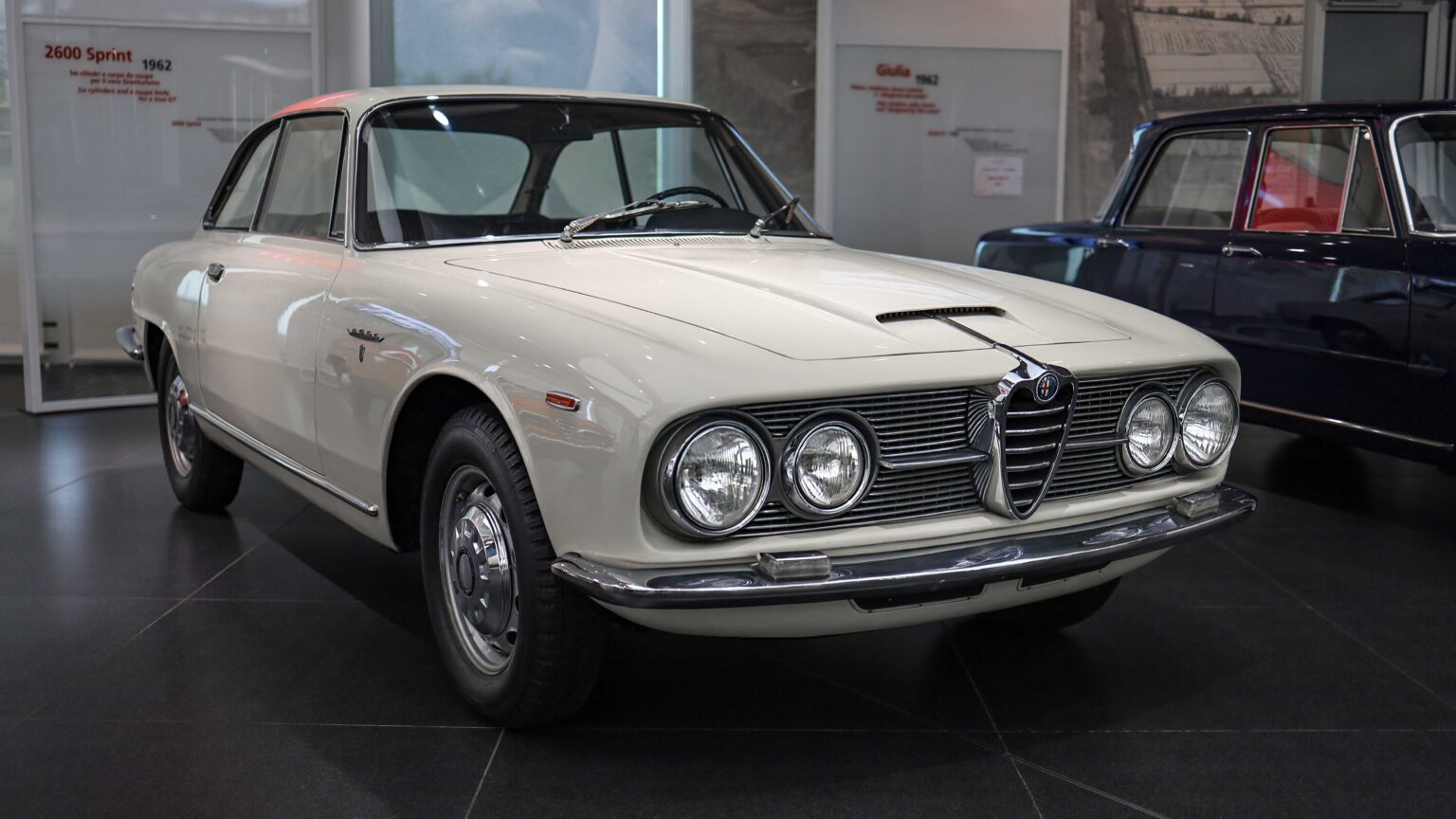 Alfa-Romeo-2600-Sprint-1962