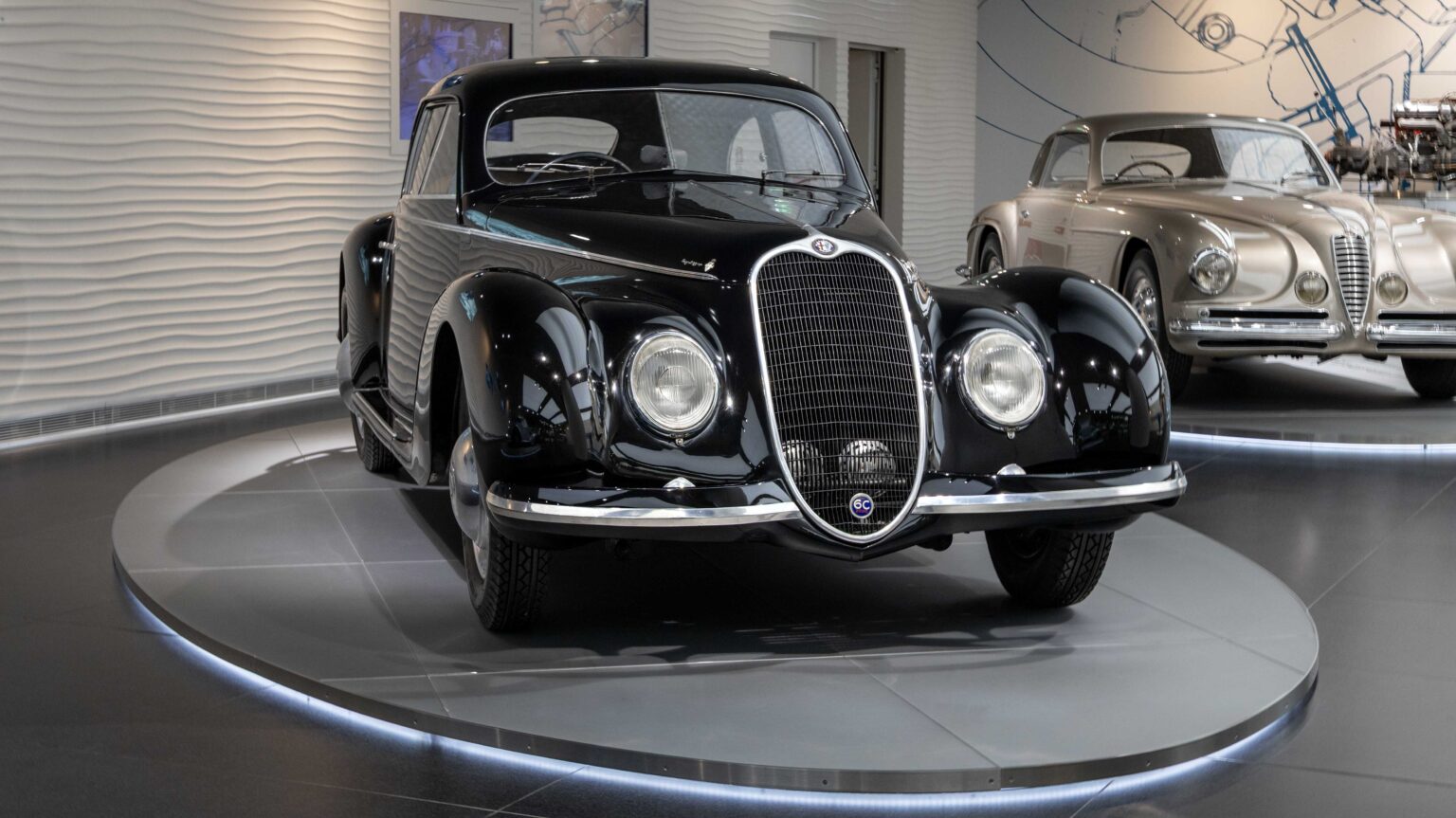 Alfa-Romeo-6C-2500-Sport-front