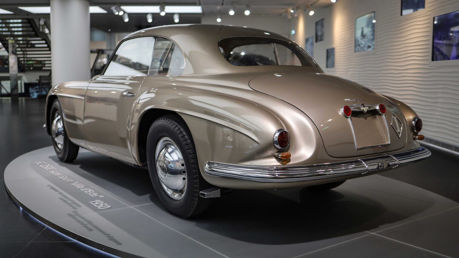 Alfa-Romeo-6C-2500-Super-Sport-Coupe-at-Milano-Museum