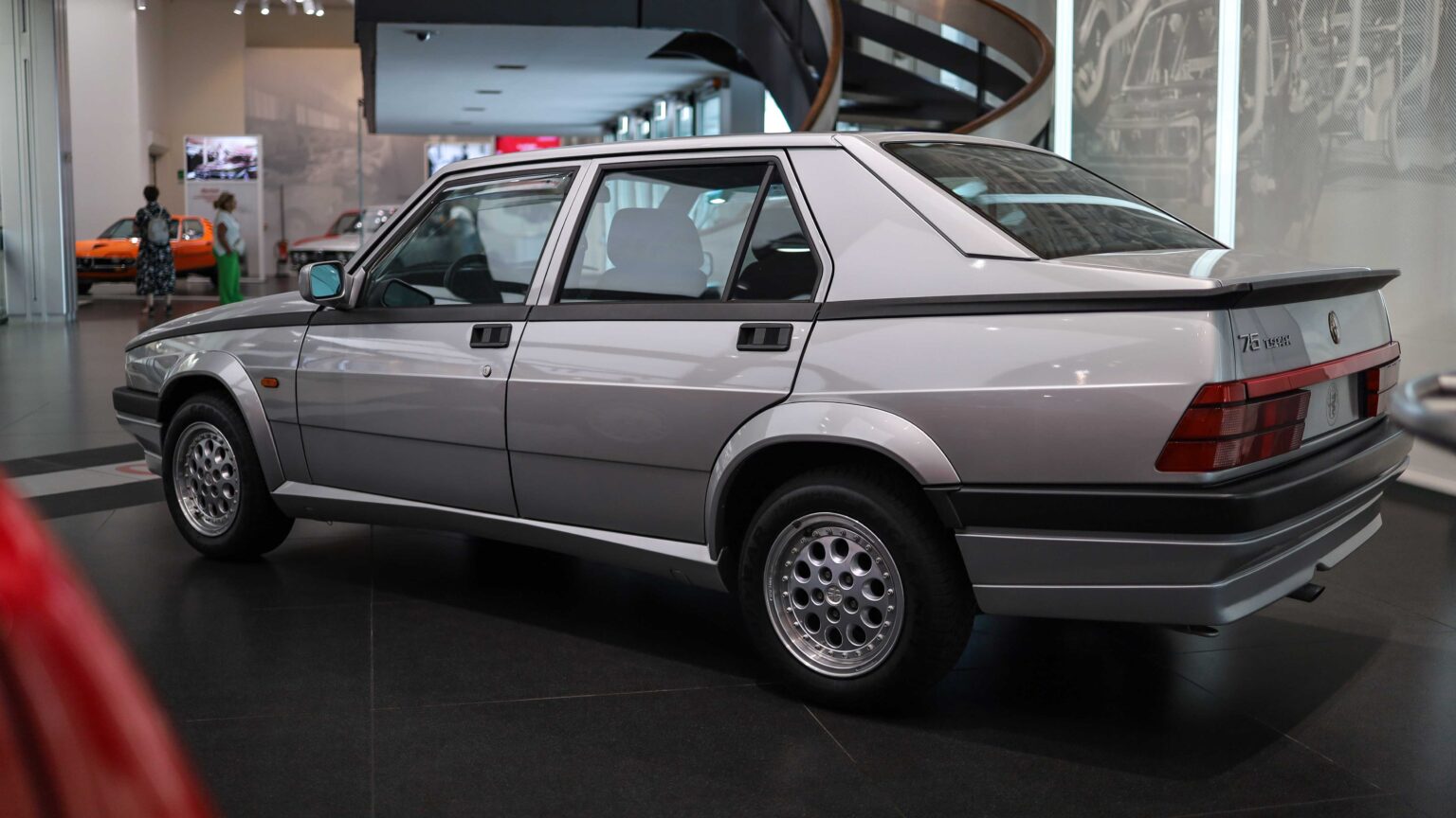 Alfa-Romeo-75-2,0-T-Spark