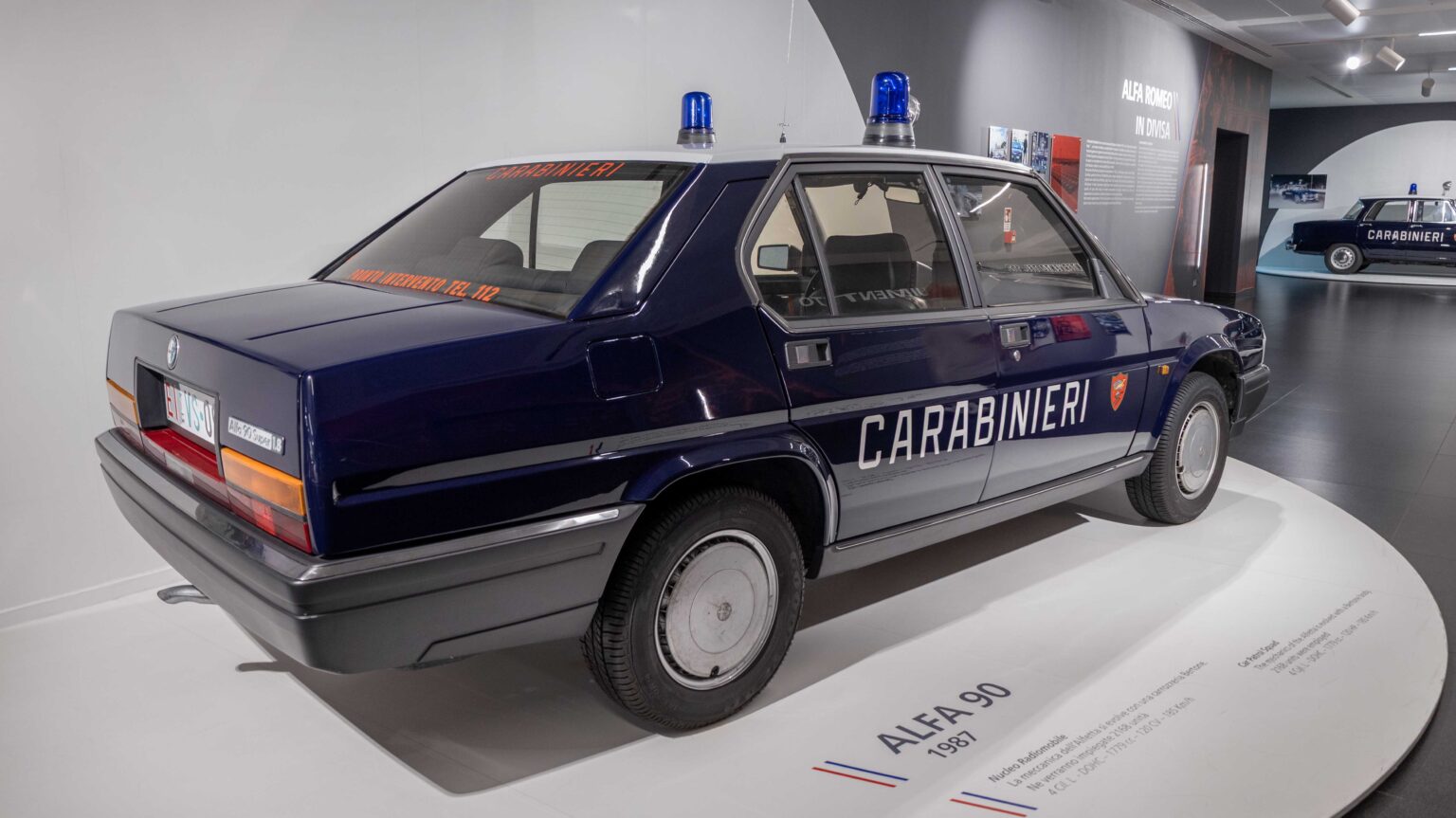 Alfa-Romeo-90-Police