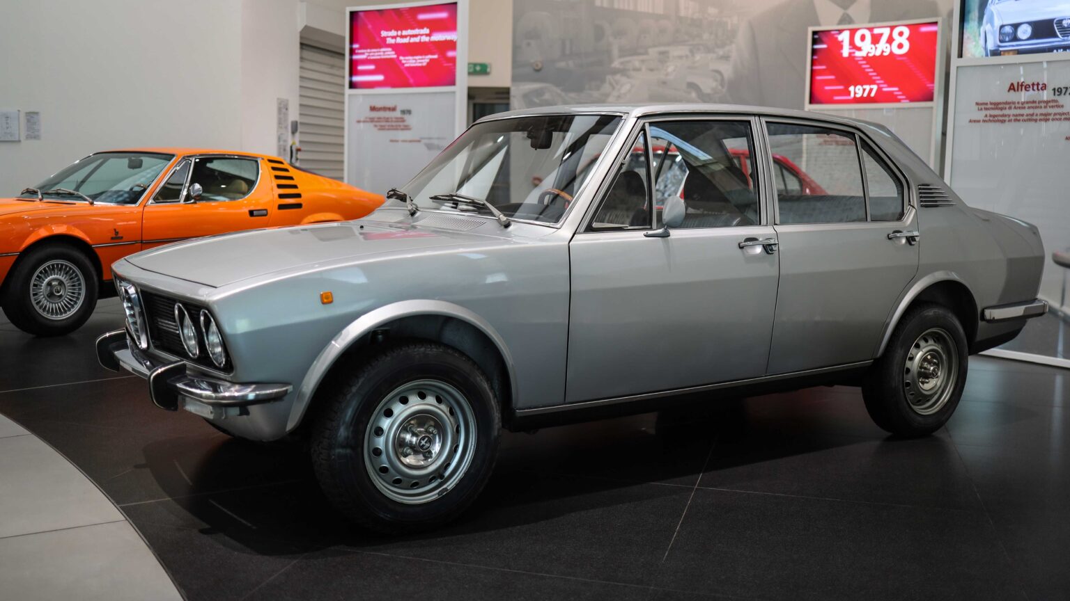 Alfa-Romeo-Alfetta-1972-side