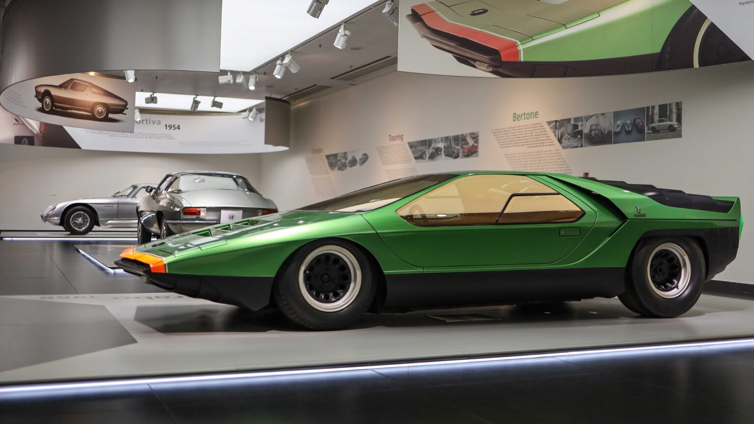Alfa-Romeo-Carabo-green-side