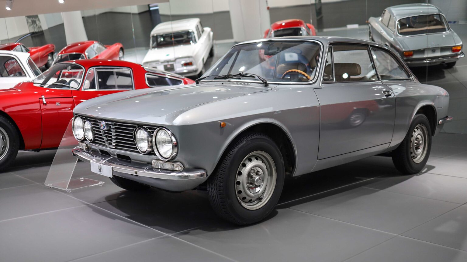 Alfa-Romeo-GT-Junior-1974