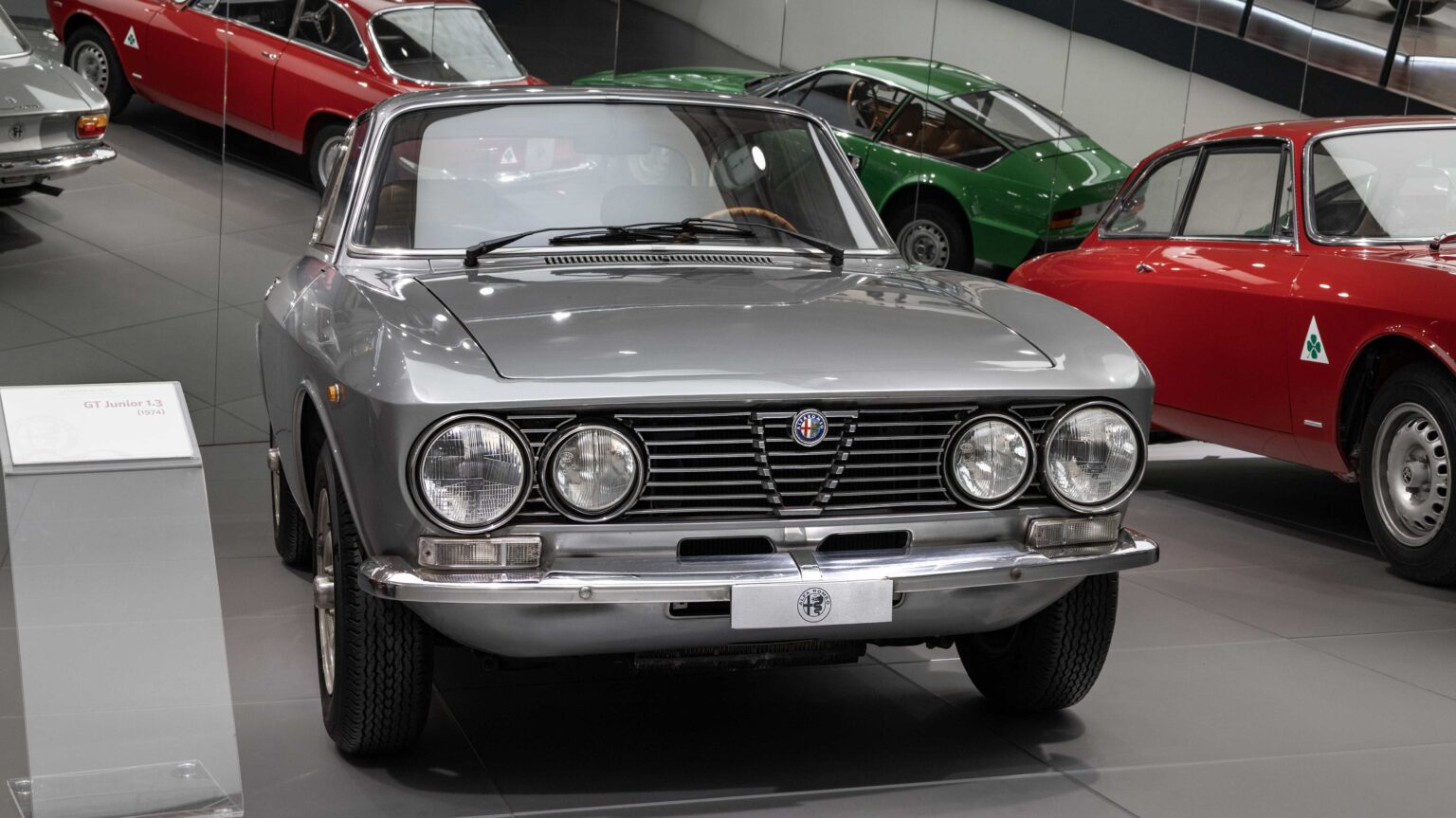 Alfa-Romeo-GT-Junior-silver
