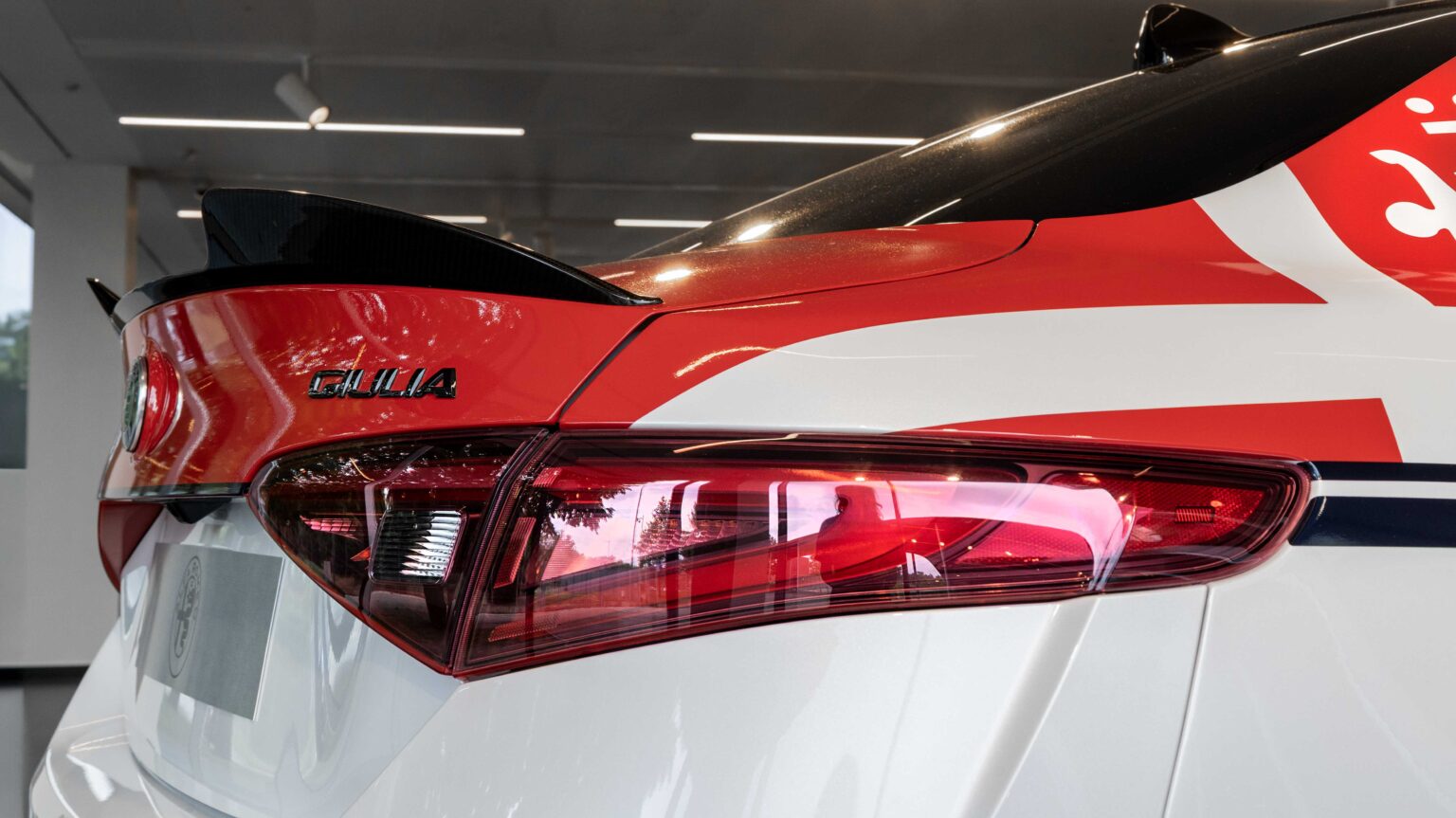Alfa-Romeo-Giulia-Quadrifoglio-Racing-Edition-taillight