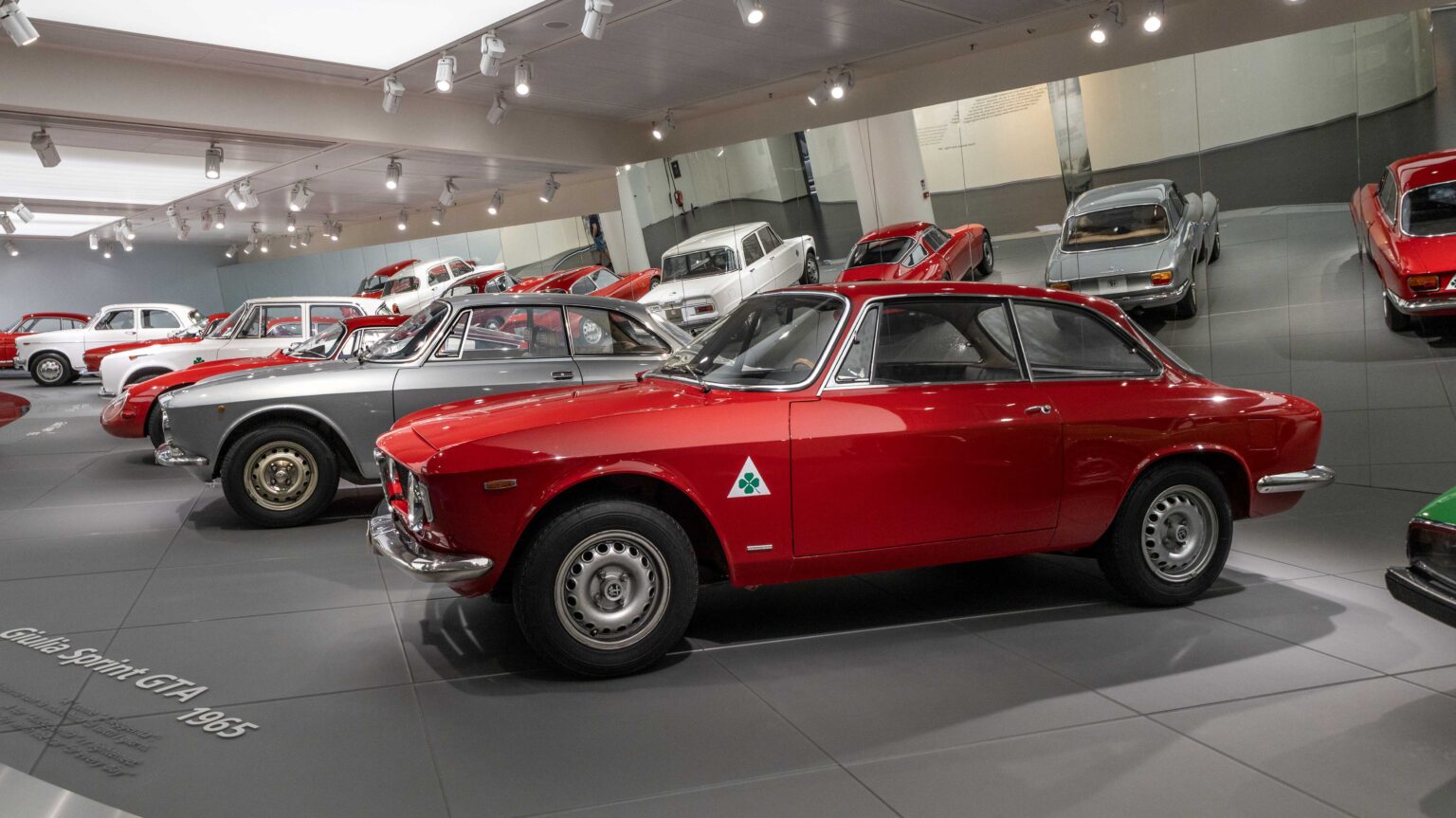 Alfa-Romeo-Giulia-Sprint-GTA-1965