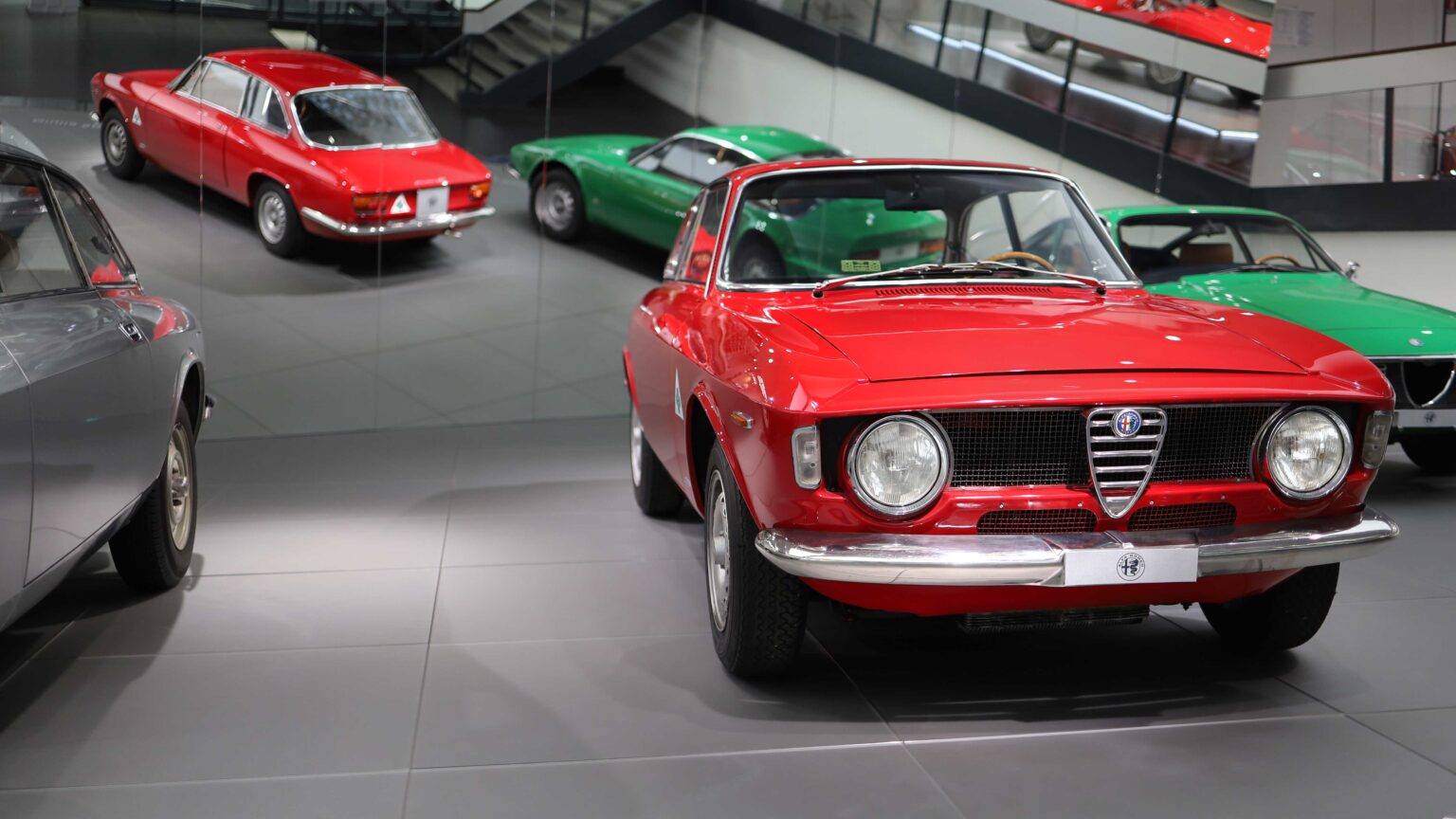Alfa-Romeo-Giulia-Sprint-GTA-red