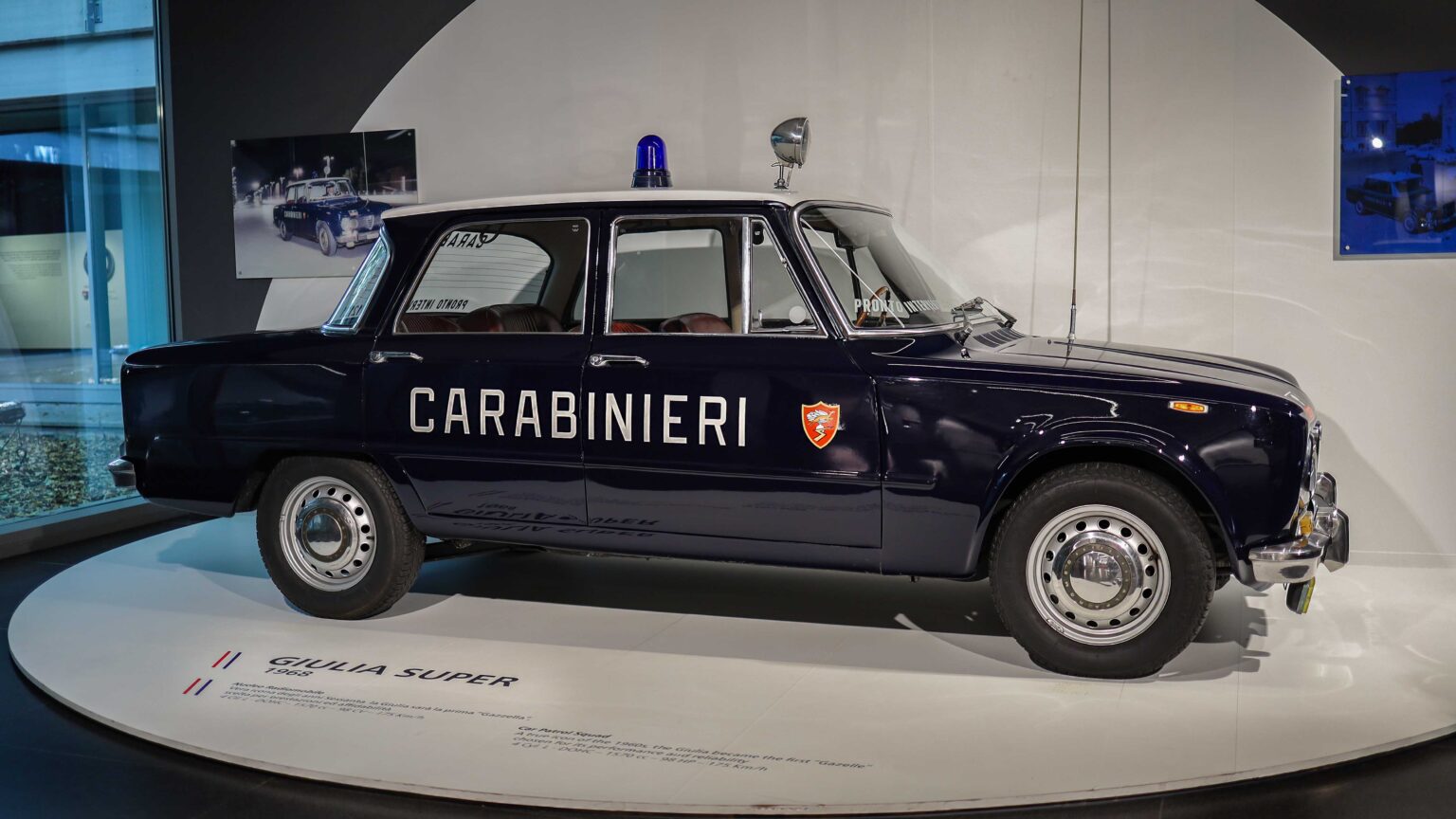 Alfa-Romeo-Giulia-Super-1968-Carabinieri